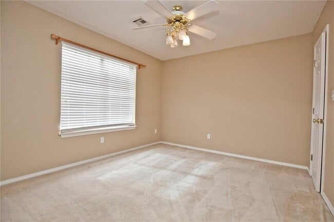 Building Photo - 2196 E Cinnamon Way