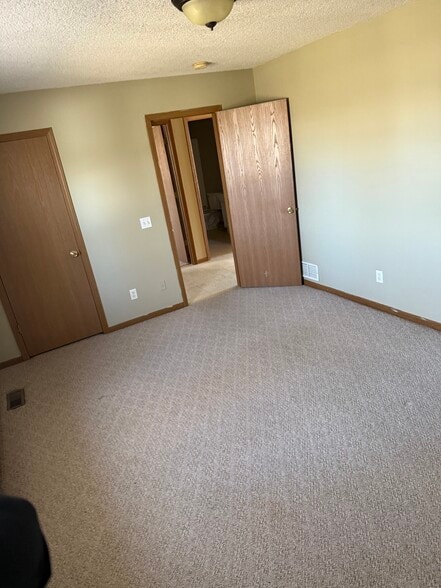 Upstairs bedroom - 2207 Roma Ln