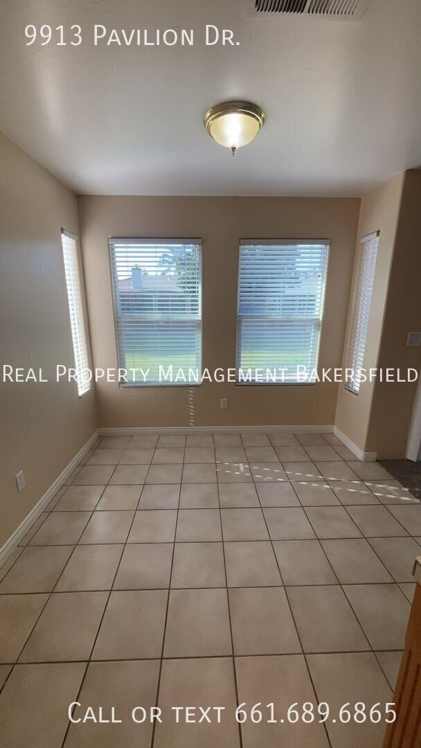 Building Photo - 9913 Pavilion Dr