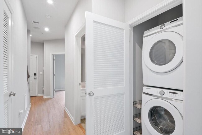 Building Photo - 9288 Kos Ln