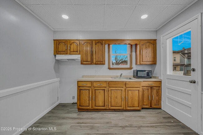 Building Photo - 8 Green Ridge St