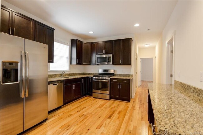 Building Photo - 408 N Robinson St