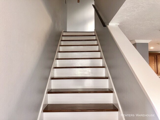 Building Photo - Stunning 3/2.5 townhome in Dominion Estates