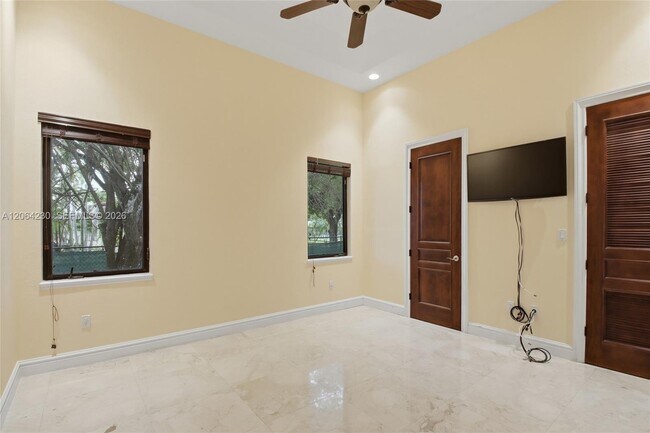 Building Photo - 6200 SW 97th Ave
