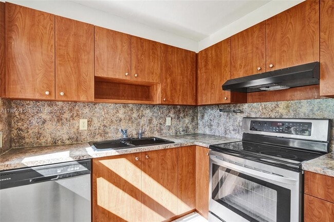 Building Photo - 2621 SW Natura Ave