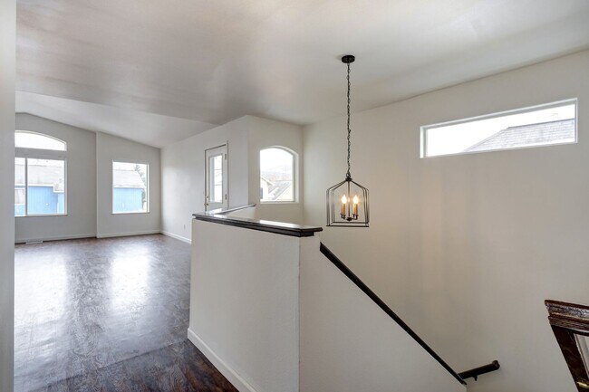 Building Photo - East Anchorage Home Near Trails & Parks; W/D in unit, Garage, Fenced Yard; Quick Access to JBER