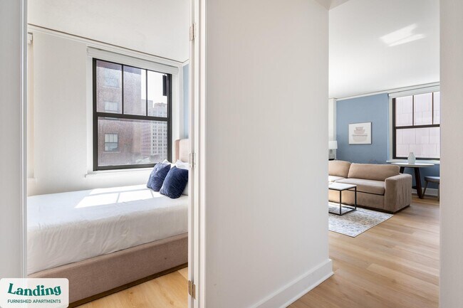 Building Photo - 933 McGee St