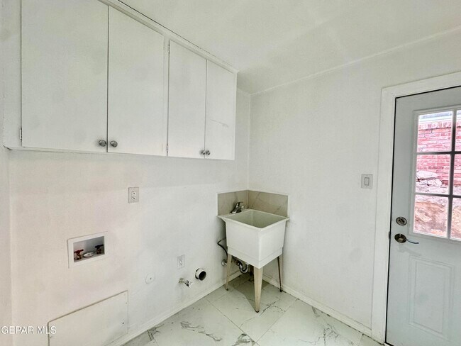 Building Photo - 6332 El Risco St