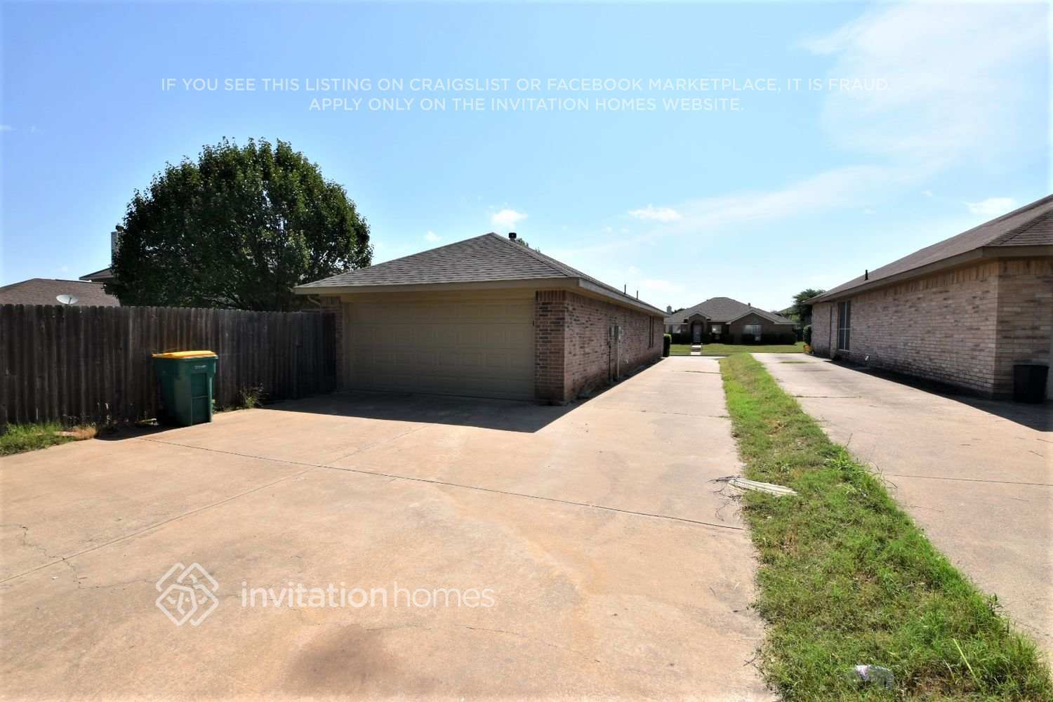 Building Photo - 1249 Old Oak Dr