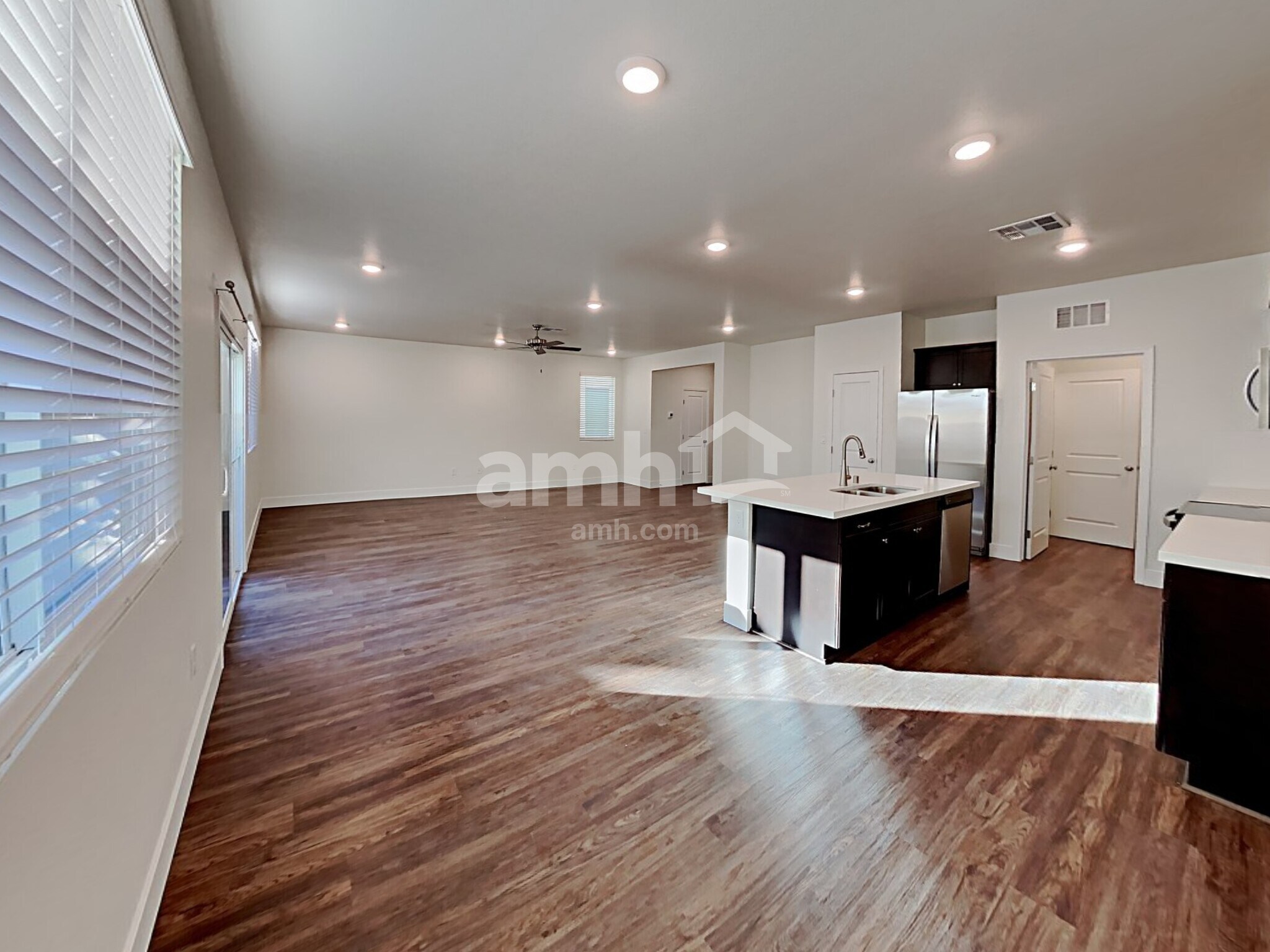 Building Photo - 6034 Schmidt St