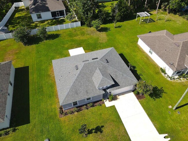 Building Photo - 32 Postman Ln