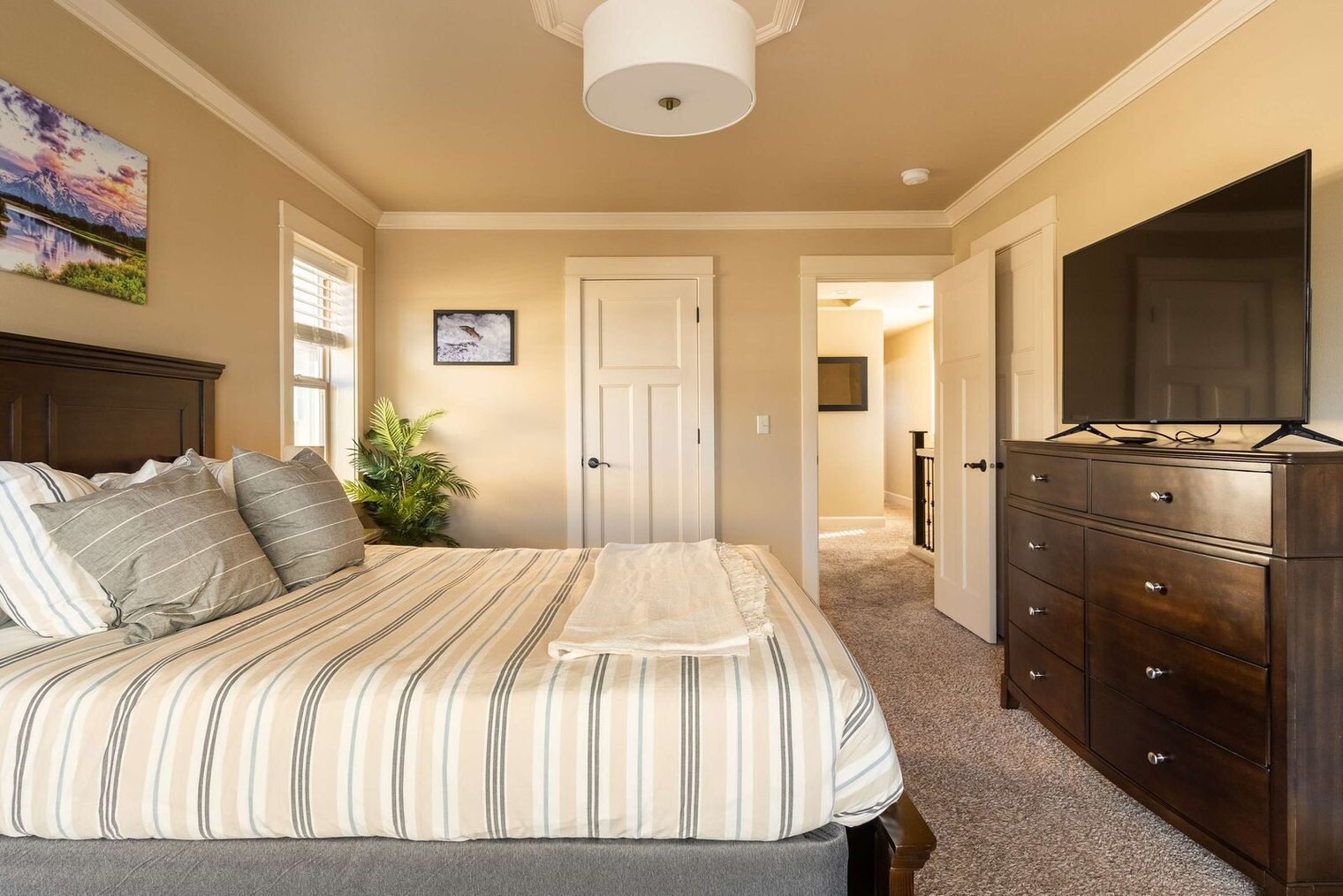 Building Photo - 4622 NE Garfield Ave.