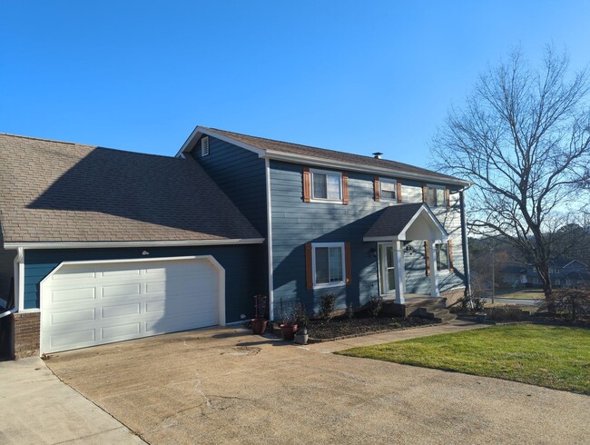 Building Photo - Nice House in Hixson