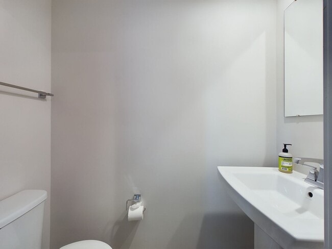 Building Photo - 301 W 20th St