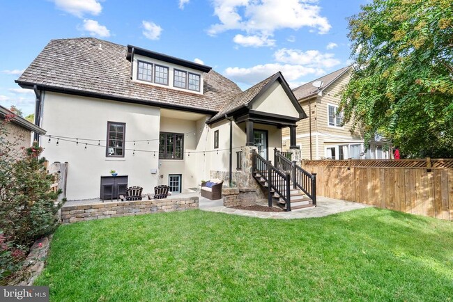 Building Photo - 200 Summers Dr