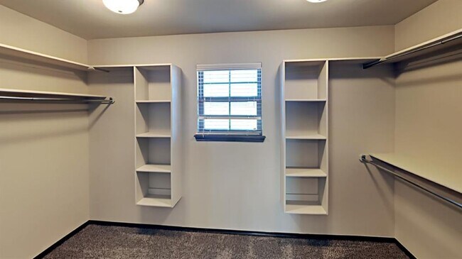 Building Photo - 5717 Gadwall Rd