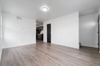 Building Photo - Newly Renovated 2-Bedroom Townhouse