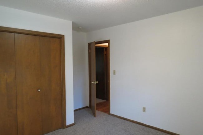 Building Photo - 722 Highland