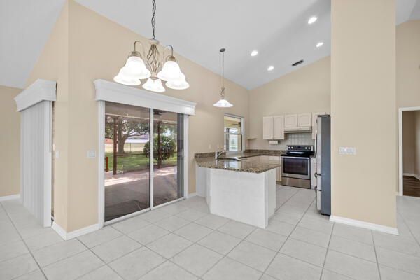 Building Photo - 5777 NW Eskimo Cir