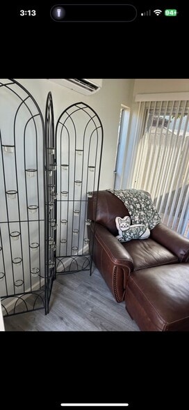 Building Photo - 1604 Chestnut Ave