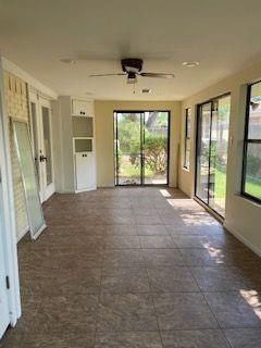 Building Photo - 4810 Robertson Dr