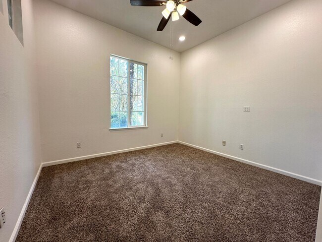 Building Photo - 1817 Briar Brook Ct