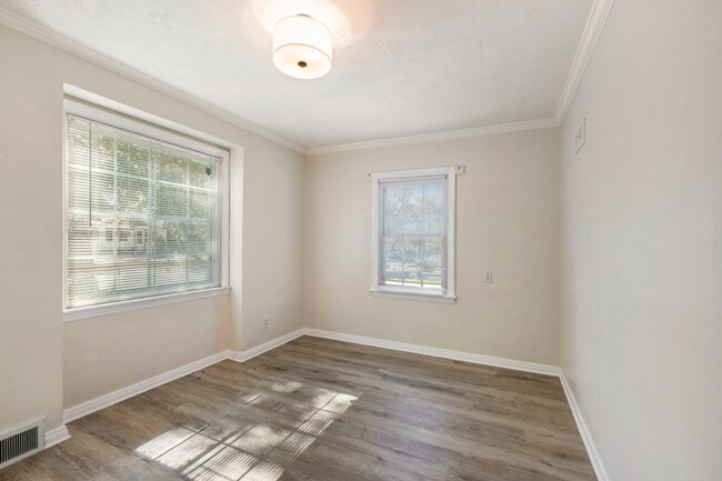 Building Photo - 191 E Division St NE