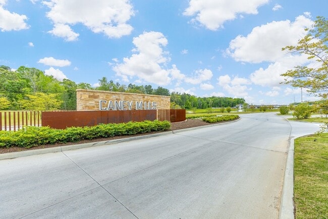 Building Photo - 9658 Caney Trails Rd