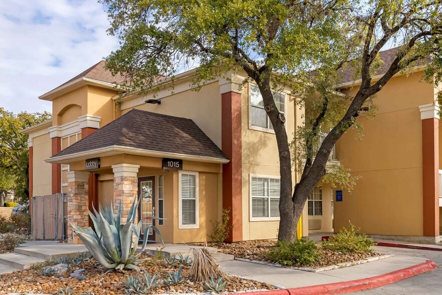 Furnished Studio San Antonio 1015 Central S San Antonio TX 78232 Apartment Finder