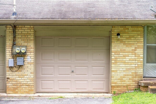 Building Photo - 119 Lake Terrace Dr