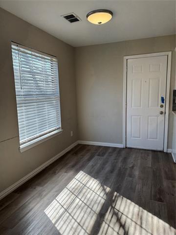 Building Photo - 208 S Dallas St