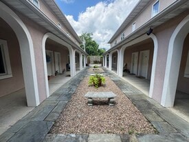 Building Photo - 2903 Clover Way