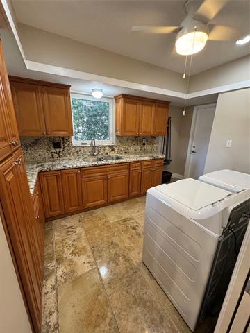 Building Photo - 5200 Riviera Dr