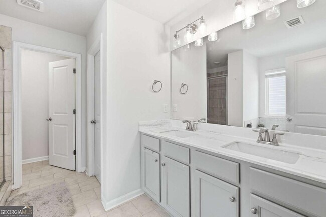 Building Photo - 79 Lantana Crossing