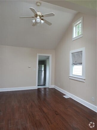 Building Photo - 129 Thiells Rd