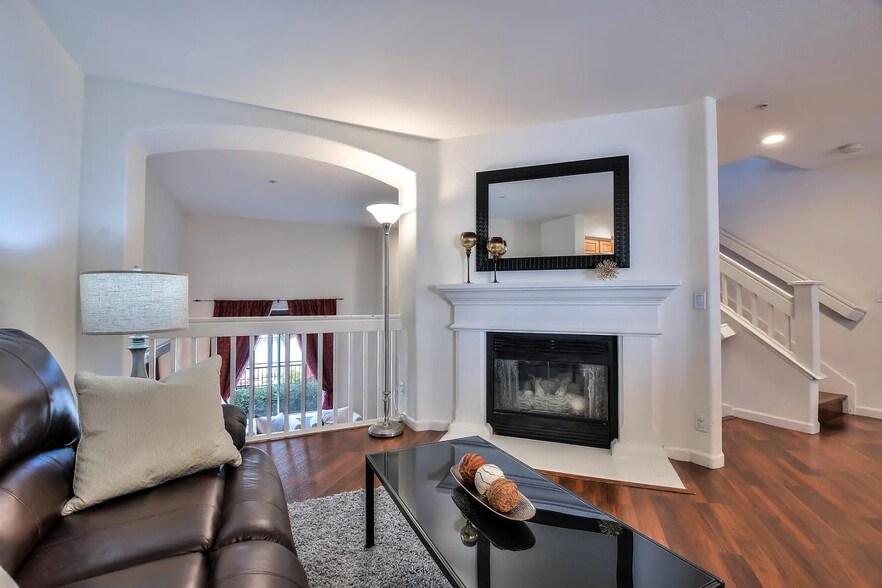 Building Photo - 3271 Shiraz Pl