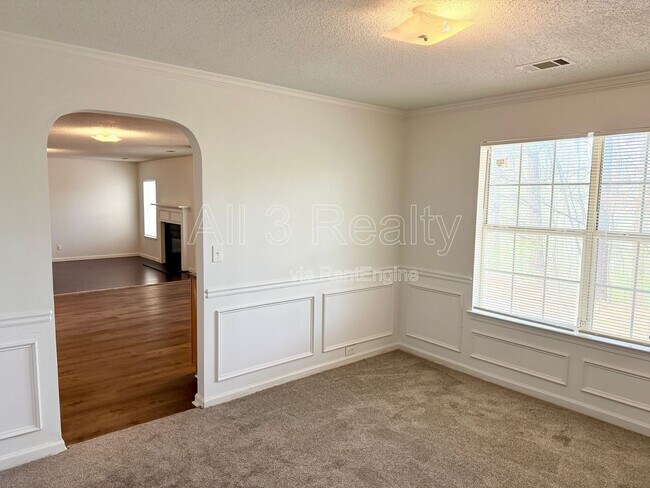 Building Photo - 231 Baywood Crossing