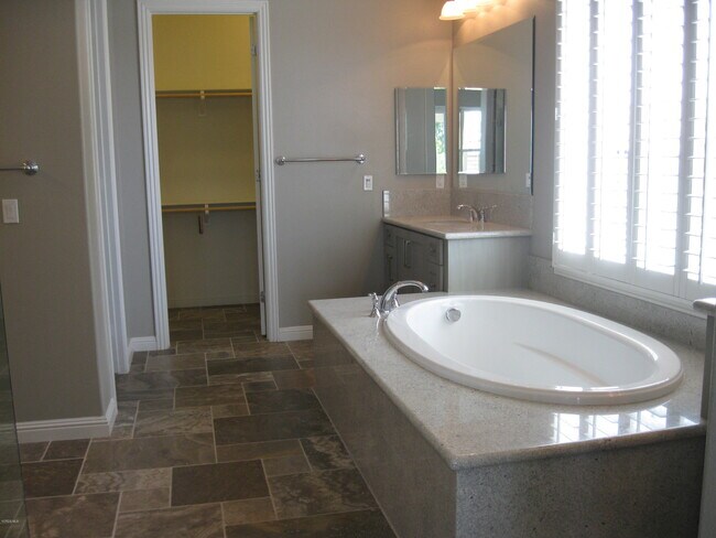 Building Photo - 7291 Range Vw Cir