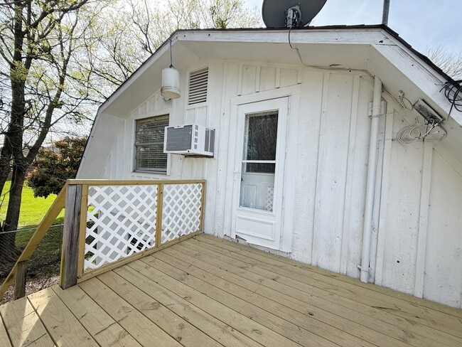 Building Photo - 137 Pearce Dr