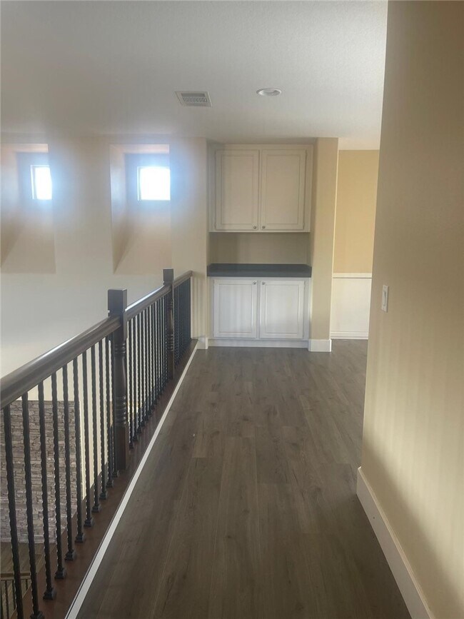 Building Photo - 32689 Cottonwood Rd