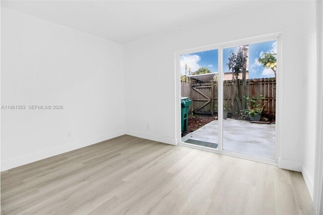 Building Photo - 10921 SW 70th Terrace