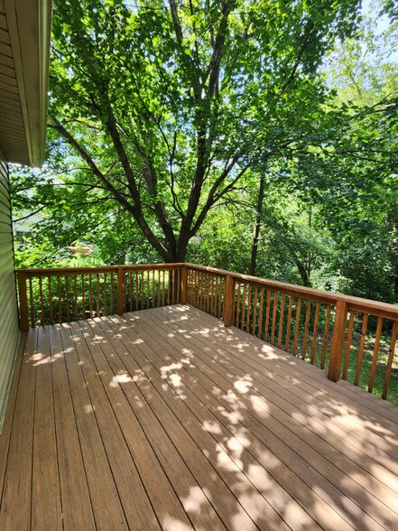 Building Photo - 285 Brookside Dr