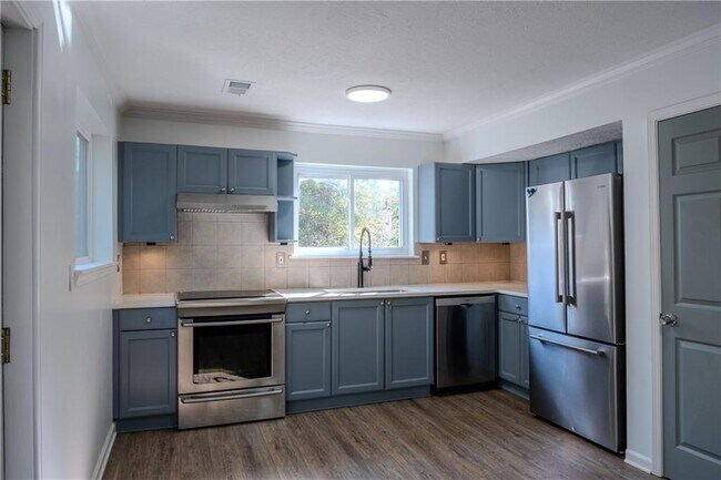 Building Photo - 8025 Cedar Cove