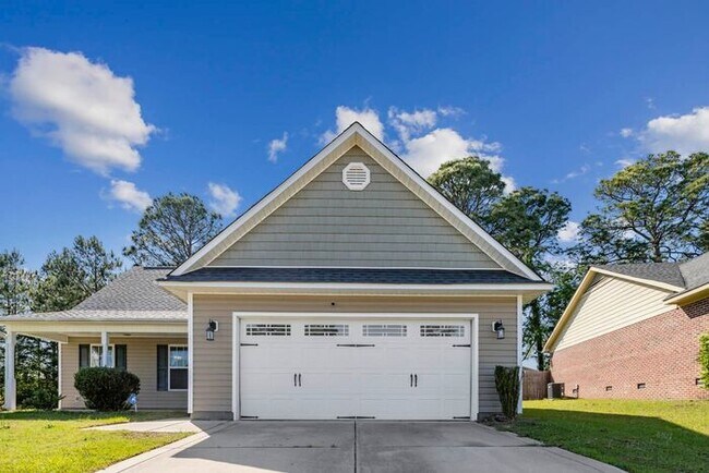 Building Photo - 4 Bedroom 2.5 Bath Home