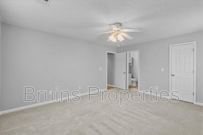 Building Photo - 6113 Hedgecock Cir