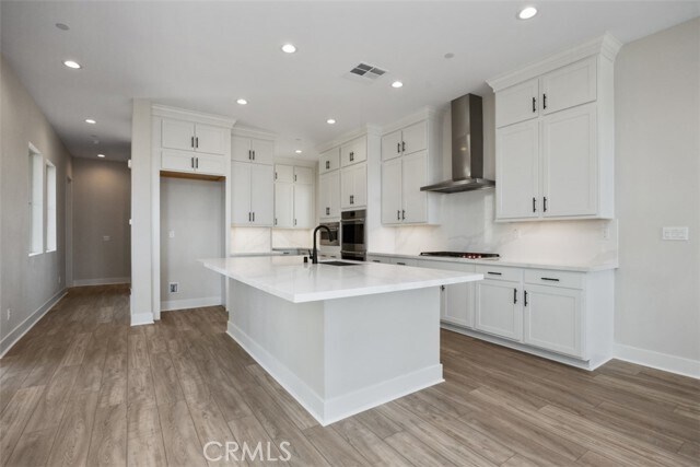 Building Photo - 9355 Astor