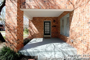 Building Photo - 131 E Ridgewood Ct