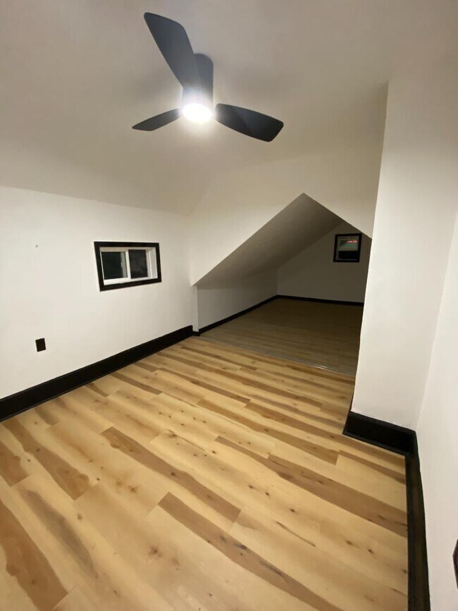 Building Photo - 2173 E 73rd St