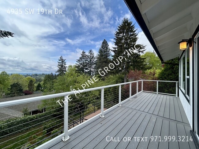 Building Photo - 4935 SW 19th Dr