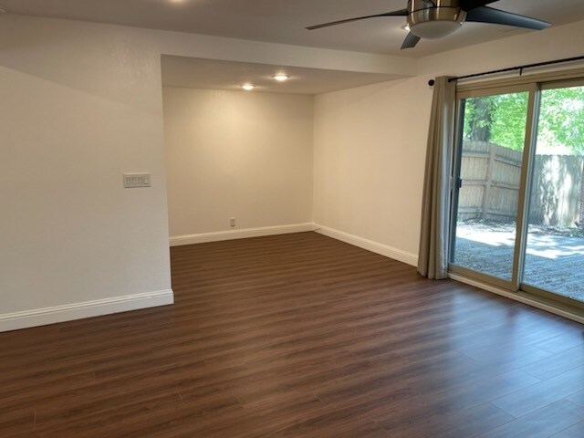 Building Photo - 1717 E Monte Carlo Dr